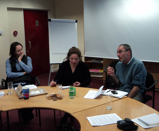 Лондон. Слева на право Десси, Елена и Фил Вернон, директором программы «International Alert»