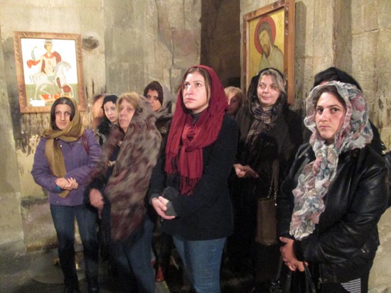 Наши девушки в Джварском монастыре. Наши девушки в Джварском монастыре.