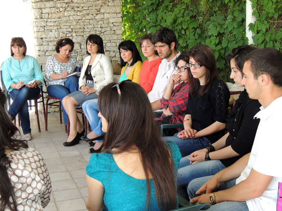 Часть участников круглого стола. Часть участников круглого стола.