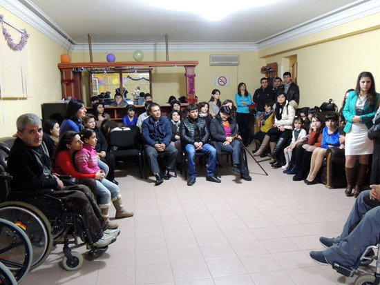 Участники мероприятия внимательно слушают. Участники мероприятия внимательно слушают.