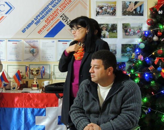 Аревик Петросян, депутат Национального Собрания НКР (пострадала во время войны от авианалёта)... Аревик Петросян, депутат Национального Собрания НКР (пострадала во время войны от авианалёта)...