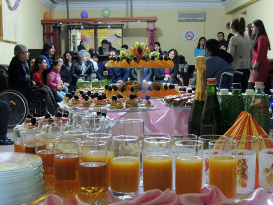 Всех нас ждал прекрасный фуршет. Всех нас ждал прекрасный фуршет.