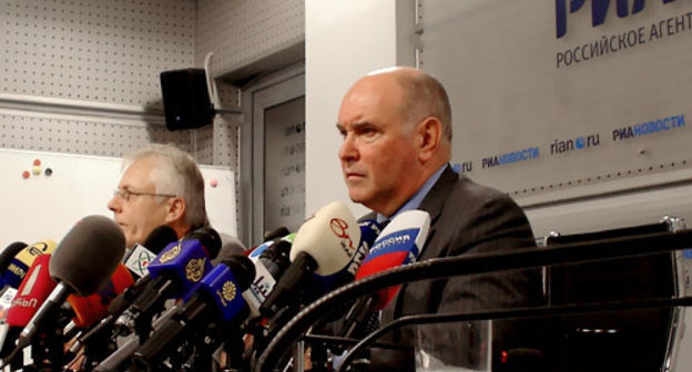 Встреча с журналистами, посвященная годовщине августовских событий прошлого года в Южной Осетии. Заместитель главы МИД РФ Григорий Карасин (справа). Фото "Кавказского Узла"