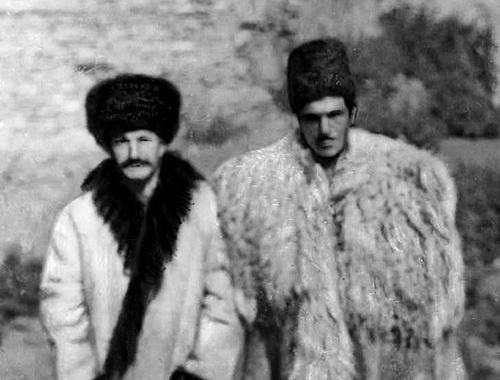 Дидойцы в национальной одежде. Фото с сайта www.etnolog.ru Дидойцы в национальной одежде. Фото с сайта www.etnolog.ru