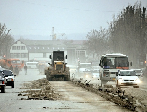 Дорожное строительство в Грозном. 2011 г. Фото: fc-terec.ru Дорожное строительство в Грозном. 2011 г. Фото: fc-terec.ru