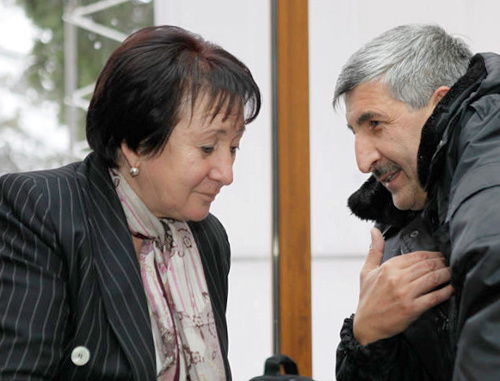 Кандидат в президенты Алла Джиоева и глава МВД Южной Осетии Валерий Валиев. Фото: ИА "Рес", cominf.org Кандидат в президенты Алла Джиоева и глава МВД Южной Осетии Валерий Валиев. Фото: ИА "Рес", cominf.org