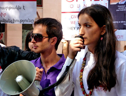 Шествие в поддержку Вардана Осканяна в Ереване. Армения, 19 октября 2012 г. Фото Армине Мартиросян для "Кавказского узла"