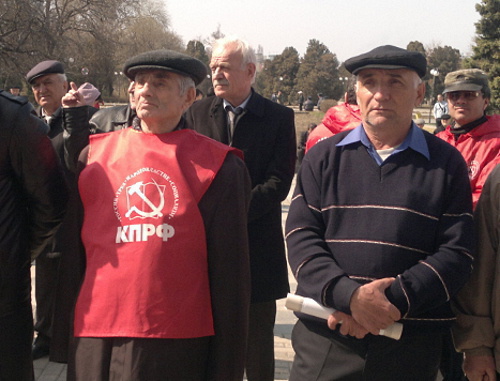 Коммунисты Дагестана на митинге. Махачкала, 2012 г. Фото Патимат Махмудовой для "Кавказского узла" Коммунисты Дагестана на митинге. Махачкала, 2012 г. Фото Патимат Махмудовой для "Кавказского узла"