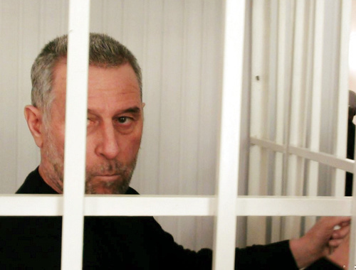 Руслан Кутаев во время судебного заседания. Урус-Мартан, апрель 2014 г. Фото: Маьрша Европа/Маршо Радио © RFE/RL, Inc. , http://www.radiomarsho.com/content/kutaev-chechnya-trial-/25362835.html