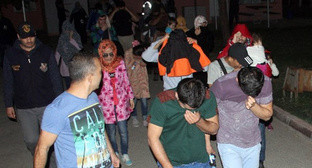 Задержанные в турецком городе Адана 14 граждан Азербайджана, собиравшихся примкнуть к «Исламскому государству». Фото: http://vesti.az/news/270550#ad-image-0