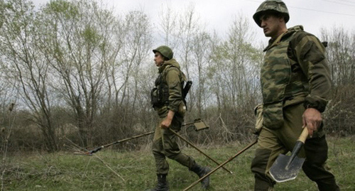 Сапёры на месте обнаружения боевого снаряда. Фото: https://www.yuga.ru/news/385473/ Сапёры на месте обнаружения боевого снаряда. Фото: https://www.yuga.ru/news/385473/