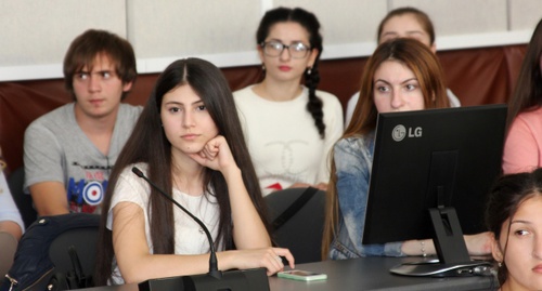 Студенты КБГУ. Фото с официальной страницы университета в соцсети, vk.com/kbsu_ru Студенты КБГУ. Фото с официальной страницы университета в соцсети, vk.com/kbsu_ru