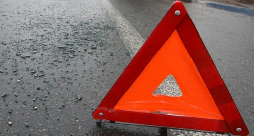 Аварийный знак. Фото http://www.riadagestan.ru/news/disasters_and_catastrophes/tri_cheloveka_pogibli_v_dtp_v_khunzakhskom_rayone_dagestana/ Аварийный знак. Фото http://www.riadagestan.ru/news/disasters_and_catastrophes/tri_cheloveka_pogibli_v_dtp_v_khunzakhskom_rayone_dagestana/