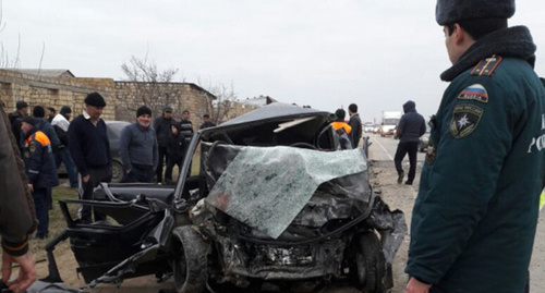 Место ДТП в Дербентском районе Дагестана. Фото Фото http://www.riadagestan.ru/news/disasters_and_catastrophes/eshche_odin_chelovek_pogib_v_rezultate_avarii_v_derbentskom_rayone/ Место ДТП в Дербентском районе Дагестана. Фото Фото http://www.riadagestan.ru/news/disasters_and_catastrophes/eshche_odin_chelovek_pogib_v_rezultate_avarii_v_derbentskom_rayone/