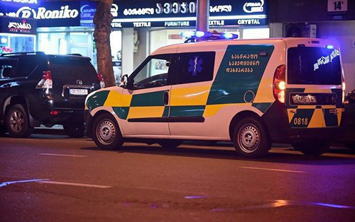 Машина скорой помощи. Фото © Sputnik / Alexander Imedashvili
http://sputnik-georgia.ru/incidents/20170112/234510989/Zjatja-prezidenta-Gruzii-ranili-v-centre-Tbilisi.html Машина скорой помощи. Фото © Sputnik / Alexander Imedashvili
http://sputnik-georgia.ru/incidents/20170112/234510989/Zjatja-prezidenta-Gruzii-ranili-v-centre-Tbilisi.html