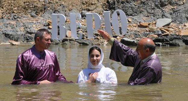 Крещение у Евангельских христиан баптистов. Майкоп. Источник: https://vk.com/titova53