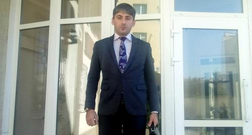 Адвокат Александр Аганов выходит из здания суда. Фото Валерия Люгаева для "Кавказского узла"
