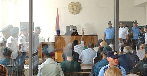 Суд по делу "Сасна Црер". Фото: © Sputnik/ Aram Nersisyan https://ru.armeniasputnik.am/armenia/20170726/8086963/sud-reshil-nakazat-advokatov-sasna-crer.html
