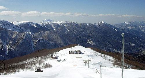 По дороге в Архыз © Елена Синеок. ЮГА.ру Горнолыжный комплекс "Лунная поляна". Фото: RuLeaks © Фото Юга.ру
По дороге в Архыз © Елена Синеок. ЮГА.ру Горнолыжный комплекс "Лунная поляна". Фото: RuLeaks © Фото Юга.ру