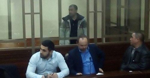 Подсудимый Абужаборзоде Абдусалом и его адвокаты в зале суда. 19 февраля 2018 года. Фото Валерия Люгаева для "Кавказского узла"