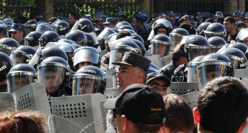 Оцепление полиции в Ереване. 17 апреля 2018 года. Фото: Тигран Петросян для "Кавказского узла". Оцепление полиции в Ереване. 17 апреля 2018 года. Фото: Тигран Петросян для "Кавказского узла".