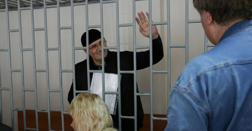 Оюб Титиев. Фото: Пресс-служба ПЦ "Мемориал" Оюб Титиев. Фото: Пресс-служба ПЦ "Мемориал"