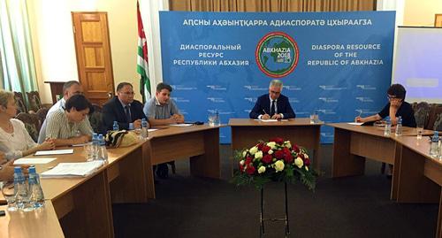 Международная конференция под названием «10 лет признания: итоги и перспективы», приуроченная к юбилею признания независимости республики Абхазия, прошла в Сухуме с 22 по 23 августа. Фото: Дмитрий Статейнов для "Кавказского узла"