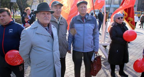 Участники митинга в Шахтах. 7 ноября 2019 года. Фото Вячеслава Прудникова для "Кавказского узла"