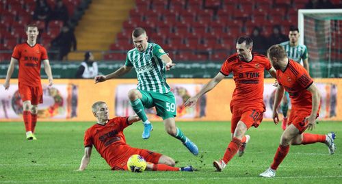 Игроки во время матча футбольных клубов "Ахмат" и "Урал" в Грозном. 8 ноября 2019 года. Фото: пресс-служба ФК "Ахмат" http://www.fc-akhmat.ru/gallery/ Игроки во время матча футбольных клубов "Ахмат" и "Урал" в Грозном. 8 ноября 2019 года. Фото: пресс-служба ФК "Ахмат" http://www.fc-akhmat.ru/gallery/