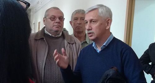 Михаил Таранцов со своими сторонниками. Фото Татьяны Филимоновой для "Кавказского узла" Михаил Таранцов со своими сторонниками. Фото Татьяны Филимоновой для "Кавказского узла"