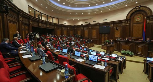 Заседание парламента Армении. Фото: REUTERS/Hayk Baghdasaryan/Photolure Заседание парламента Армении. Фото: REUTERS/Hayk Baghdasaryan/Photolure