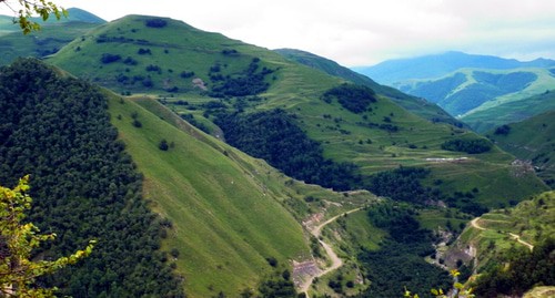 Гора Тарки-Тау. Фото пресс-службы РЖД. Гора Тарки-Тау. Фото пресс-службы РЖД.