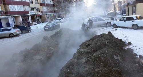 Ремонт теплотрассы в Нальчике. Фото пресс-службы ГУ МЧС по КБР Ремонт теплотрассы в Нальчике. Фото пресс-службы ГУ МЧС по КБР