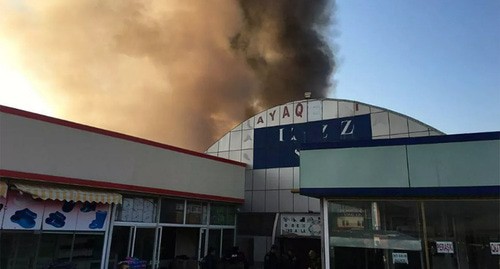 Пожар в торговом центре "Садарак". Фото: пресс-служба МЧС Азербайджанской Республики
Пожар в торговом центре "Садарак". Фото: пресс-служба МЧС Азербайджанской Республики