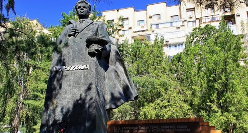 Памятник маршалу Чуйкову в Волгограде. Фото:https://ru.wikipedia.org Памятник маршалу Чуйкову в Волгограде. Фото:https://ru.wikipedia.org