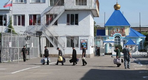 На территории колонии в Ростовской области. Фото: Пресс-служба ГУФСИН России по Ростовской области
http://www.fsin.gov.ru/news/index.php?ELEMENT_ID=47915 На территории колонии в Ростовской области. Фото: Пресс-служба ГУФСИН России по Ростовской области
http://www.fsin.gov.ru/news/index.php?ELEMENT_ID=47915