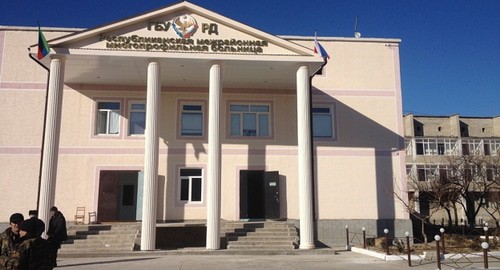 Больница в Шамилькале. Фото: пресс-служба администрации Унцукульского района, uncukul.ru Больница в Шамилькале. Фото: пресс-служба администрации Унцукульского района, uncukul.ru
