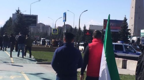 Жители Ингушетии во время в магасе. Фото instagram.com/ingushetia_official
Жители Ингушетии во время в магасе. Фото instagram.com/ingushetia_official