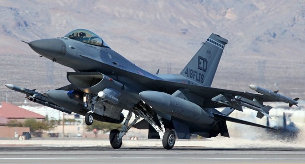 F-16, фото: Bob Adams, https://ru.wikipedia.org/wiki/General_Dynamics_F-16_Fighting_Falcon F-16, фото: Bob Adams, https://ru.wikipedia.org/wiki/General_Dynamics_F-16_Fighting_Falcon