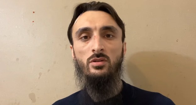Тумсо Абдурахманов рассказывает о покушении. Кадр видео в YouTube-канале блогера https://www.youtube.com/watch?v=0Fs7L1Cnbjs&feature=youtu.be Тумсо Абдурахманов рассказывает о покушении. Кадр видео в YouTube-канале блогера https://www.youtube.com/watch?v=0Fs7L1Cnbjs&feature=youtu.be