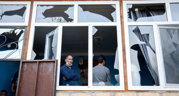 Поврежденный обстрелом дом в Гараюсифли, 29 октября, фото Азиза Каримова для "Кавказского узла" Поврежденный обстрелом дом в Гараюсифли, 29 октября, фото Азиза Каримова для "Кавказского узла"