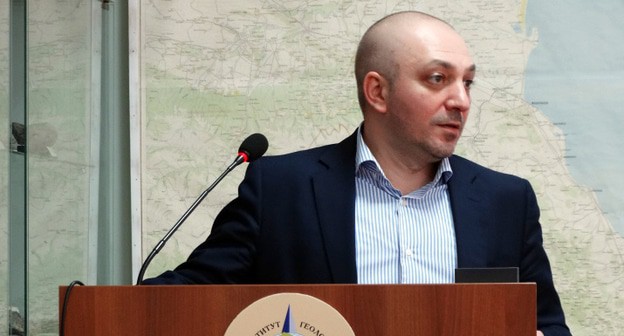 Директор ИИАЭ ДФИЦ РАН Махач Мусаев. Фото предоставлено Дагестанским отделением РГО.
Директор ИИАЭ ДФИЦ РАН Махач Мусаев. Фото предоставлено Дагестанским отделением РГО.