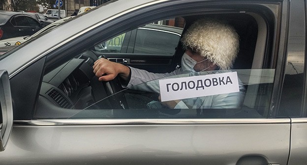 Салим Халитов обьявил голодовку. 11 ноября 2020 года. Фото Ильяса Капиева для "Кавказского узла" Салим Халитов обьявил голодовку. 11 ноября 2020 года. Фото Ильяса Капиева для "Кавказского узла"