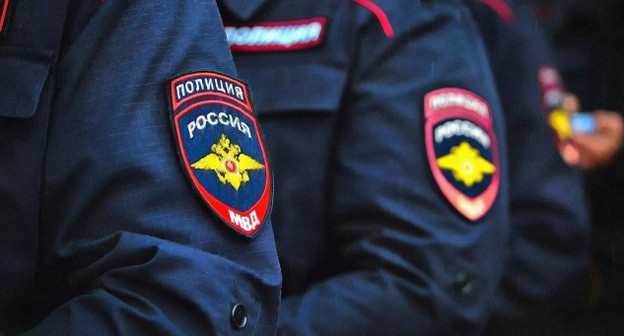 Шеврон сотрудника полиции России. Фото пресс-службы МВД России Шеврон сотрудника полиции России. Фото пресс-службы МВД России