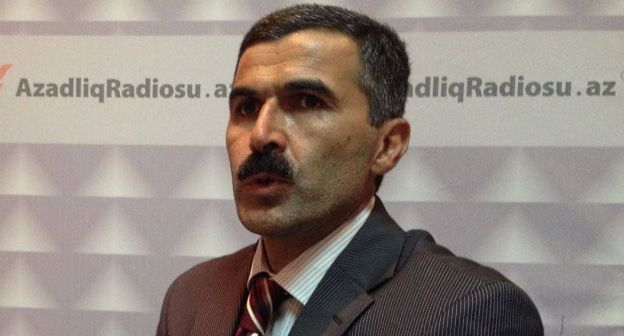 Огтай Гюльалыев. Фото: скриншот канала toplum.tv, https://toplum.tv/az/oktay-gulaliyev-6-ildir-umumvetendas-pasportu-ala-bilmir/#.Xemgli3VKUk Огтай Гюльалыев. Фото: скриншот канала toplum.tv, https://toplum.tv/az/oktay-gulaliyev-6-ildir-umumvetendas-pasportu-ala-bilmir/#.Xemgli3VKUk