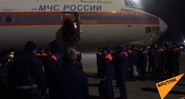 Специальный борт МЧС России в Ереване. Фото: скриншот с видео на канале в Youtube Sputnik Армения https://www.youtube.com/watch?v=9iox57mRreI&feature=emb_title&ab_channel=Sputnik%D0%90%D1%80%D0%BC%D0%B5%D0%BD%D0%B8%D1%8F Специальный борт МЧС России в Ереване. Фото: скриншот с видео на канале в Youtube Sputnik Армения https://www.youtube.com/watch?v=9iox57mRreI&feature=emb_title&ab_channel=Sputnik%D0%90%D1%80%D0%BC%D0%B5%D0%BD%D0%B8%D1%8F