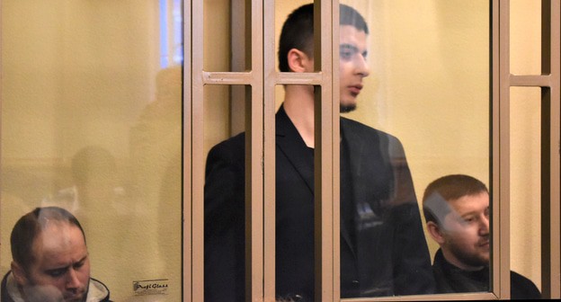 Самир Ибрагимов, Хидирнеби Казуев и Габибула Халдузов (слева направо) в зале суда. Фото Константина Волгина для "Кавказского узла"
Самир Ибрагимов, Хидирнеби Казуев и Габибула Халдузов (слева направо) в зале суда. Фото Константина Волгина для "Кавказского узла"