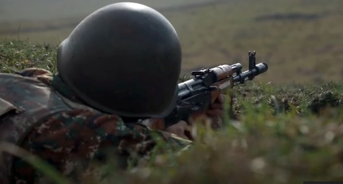 Солдат армянской армии на позиции. Кадр видео МО Армении https://mil.am/hy/news/8663 Солдат армянской армии на позиции. Кадр видео МО Армении https://mil.am/hy/news/8663