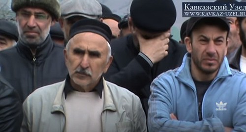 Сход в селе Ирганай (Дагестан). 5 марта 2020 г. Стоп-кадр видео "Кавказского узла" https://www.youtube.com/watch?v=aIbW-mNGJBM&feature=emb_logo Сход в селе Ирганай (Дагестан). 5 марта 2020 г. Стоп-кадр видео "Кавказского узла" https://www.youtube.com/watch?v=aIbW-mNGJBM&feature=emb_logo