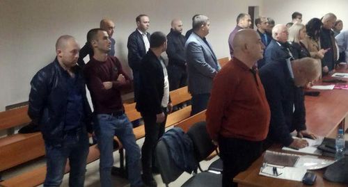 Обвиняемые по делу Цкаева и их адвокаты, октябрь 2019 год. Фото: Эмма Марзоева для "Кавказского узла". Обвиняемые по делу Цкаева и их адвокаты, октябрь 2019 год. Фото: Эмма Марзоева для "Кавказского узла".